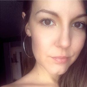 Meet your Posher, Elicia